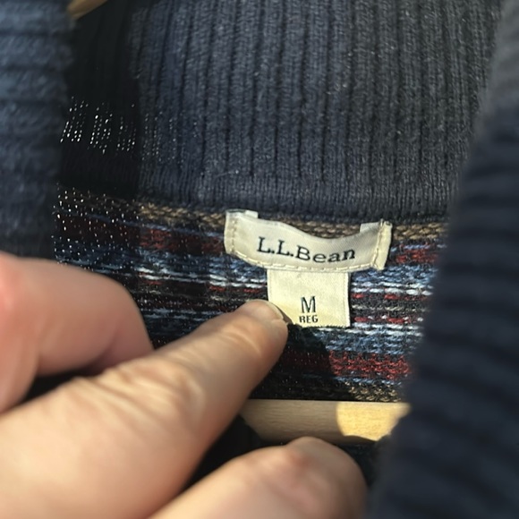 ✨5/$25 LL Bean turtleneck - Picture 3 of 4
